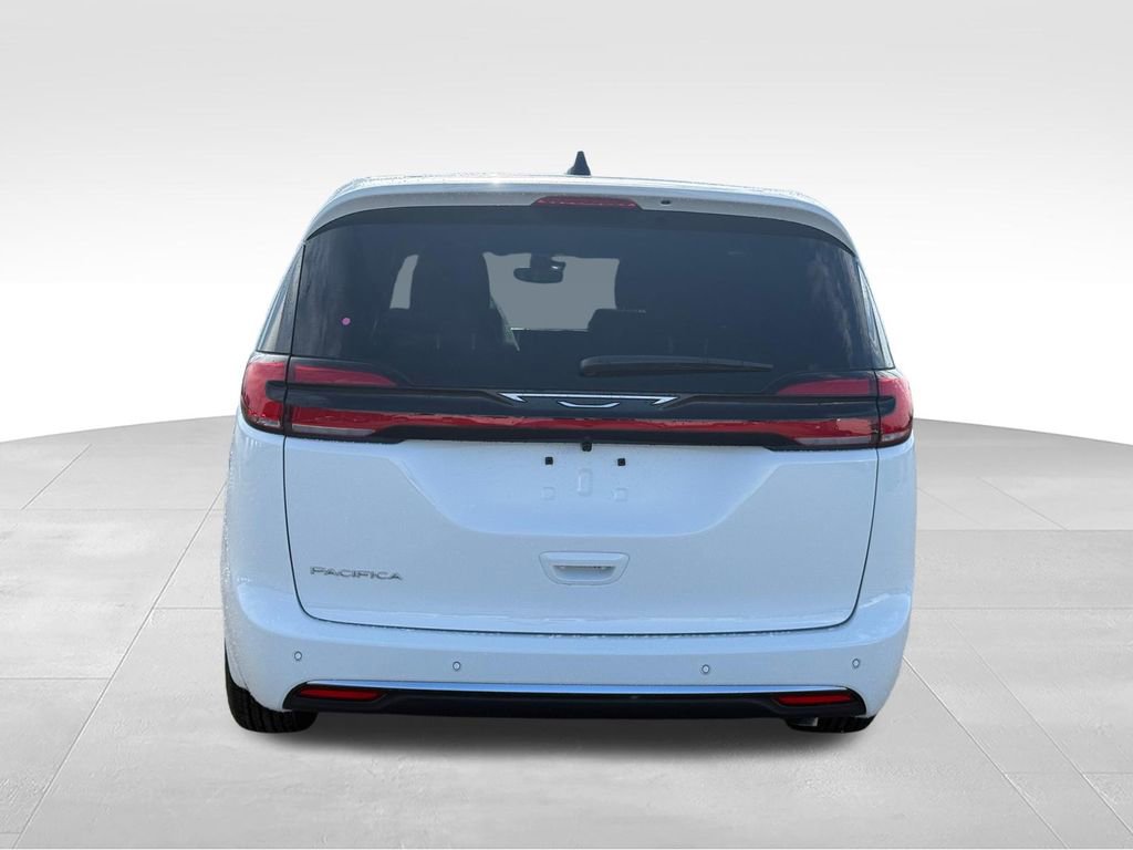 New 2027 Chrysler Pacifica Select FWD image 4