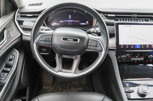 Used 2022 Jeep Grand Cherokee L Limited w/ Black Appearance Package AWD/4WD image 22