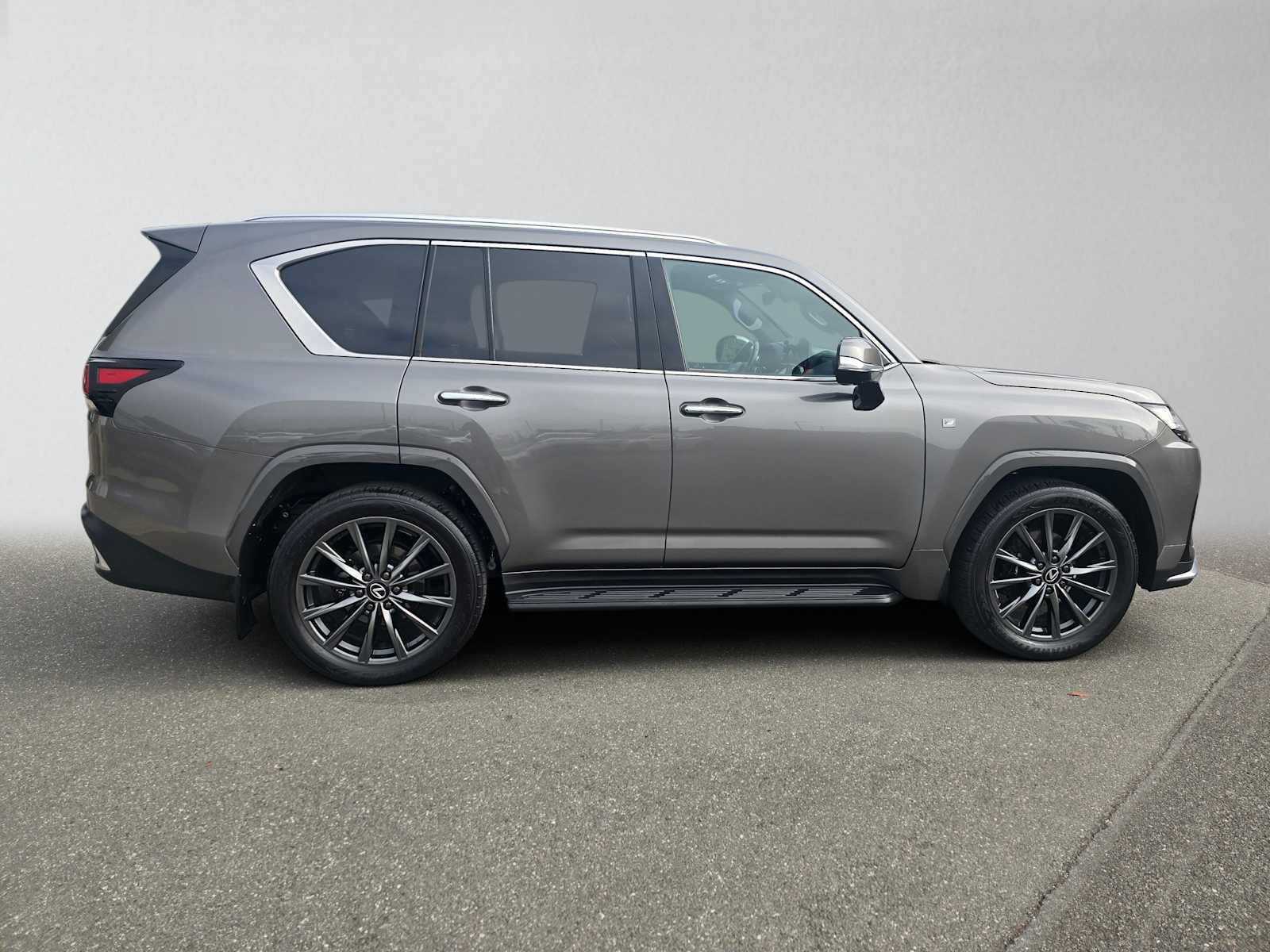Used 2024 Lexus LX 600 F Sport AWD/4WD image 2