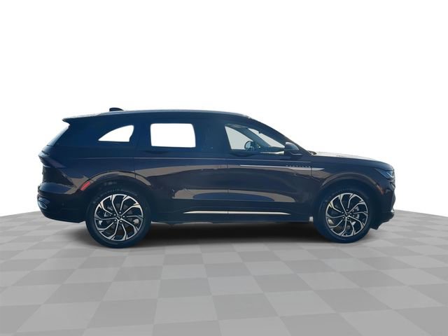Used 2024 Lincoln Nautilus Reserve w/ Equipment Group 202A image 9