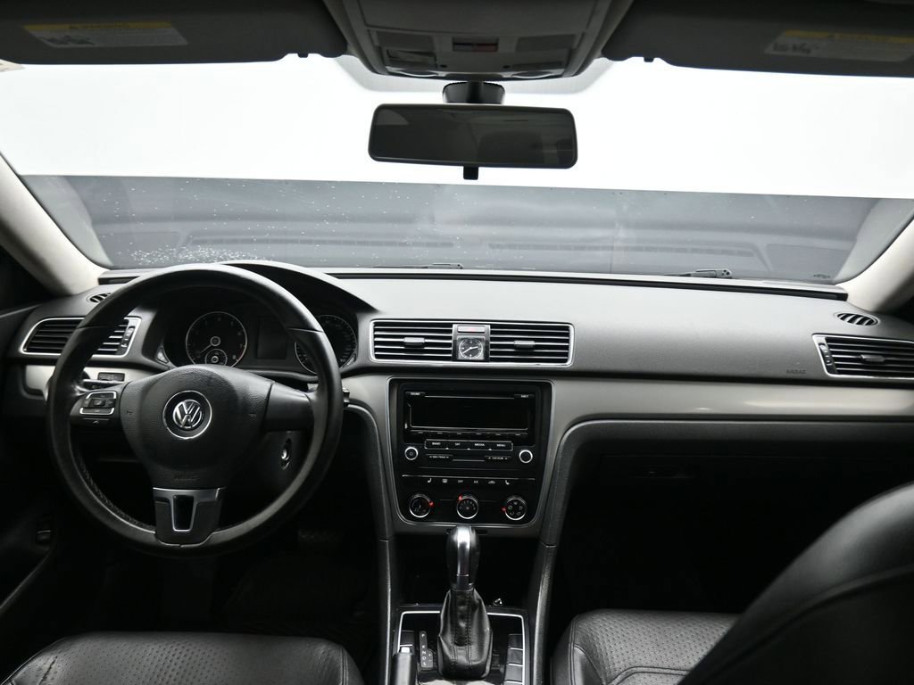 Used 2014 Volkswagen Passat 1.8T Wolfsburg Edition image 34