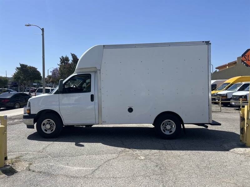 Used 2021 Chevrolet Express 3500 w/ Power Convenience Package RWD image 4