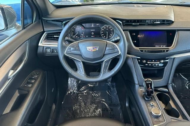 Certified 2024 Cadillac XT5 Luxury FWD image 16