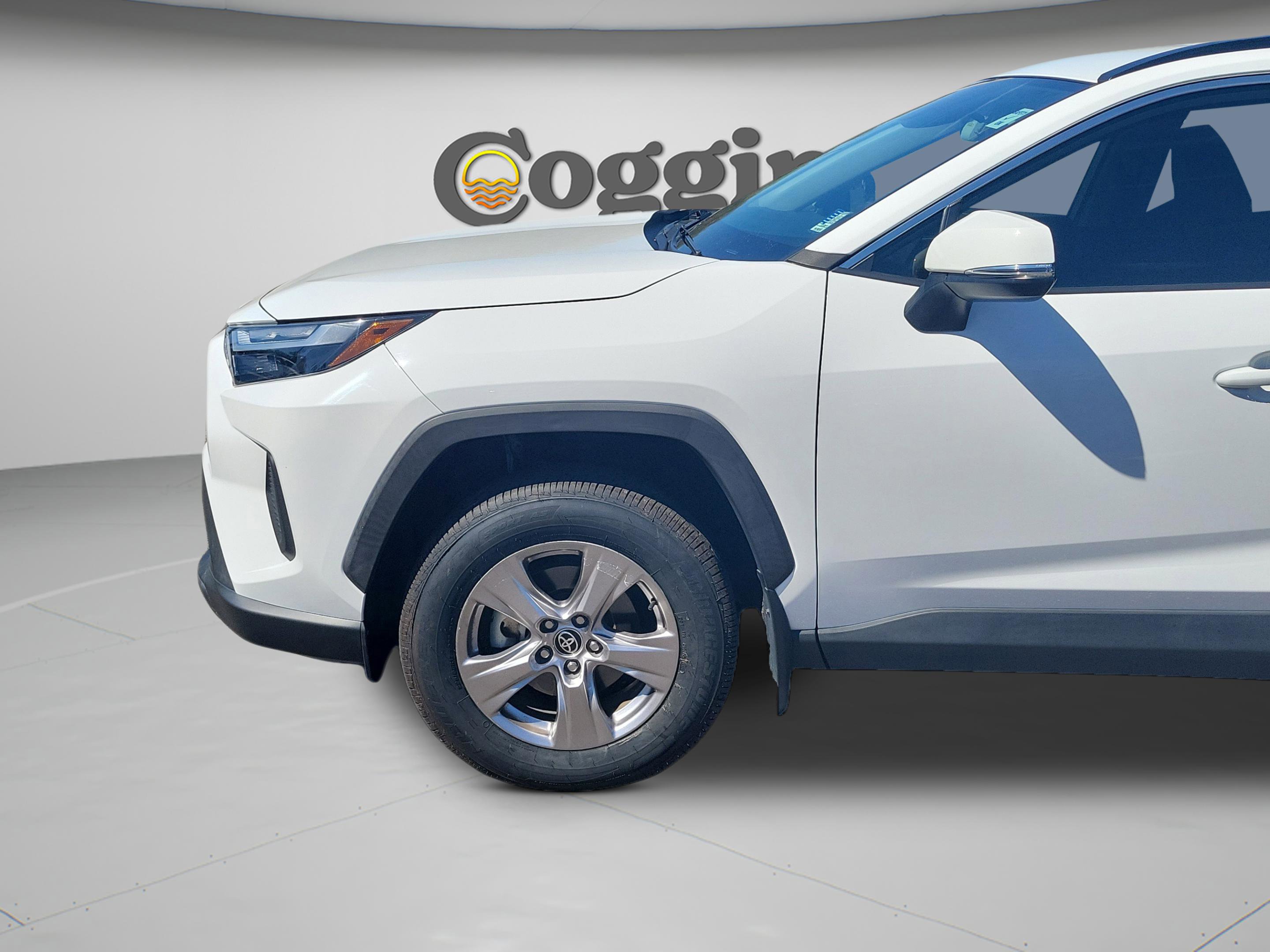 Used 2022 Toyota RAV4 XLE image 32