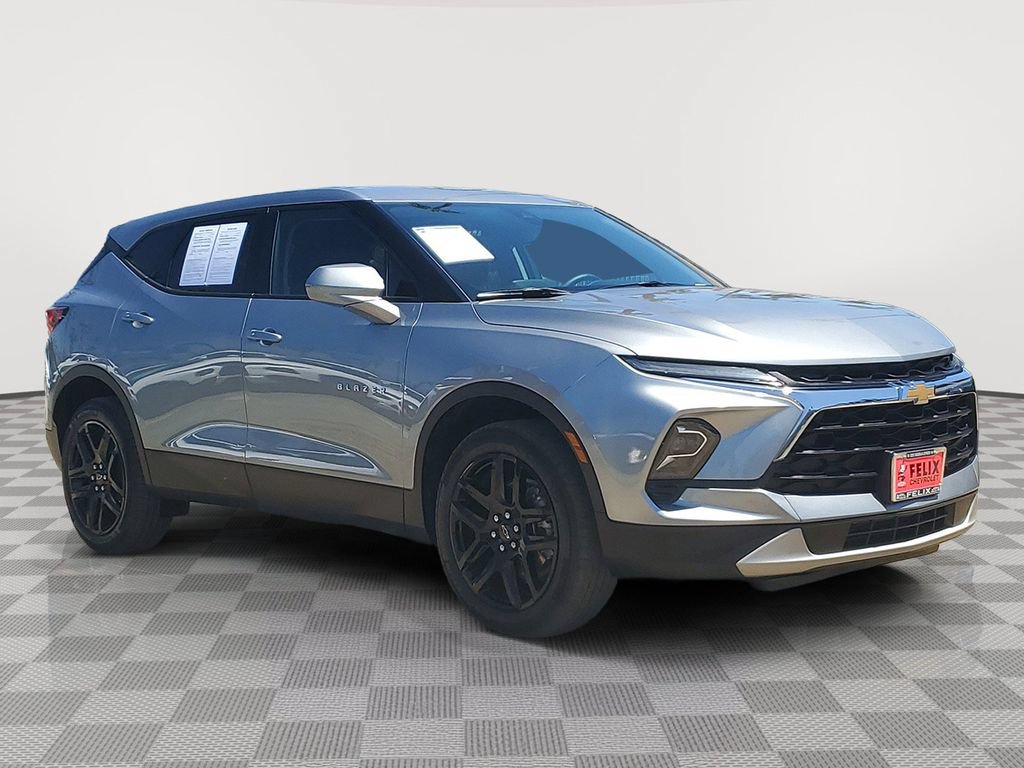 Used 2023 Chevrolet Blazer LT w/ Driver Confidence Package FWD image 3