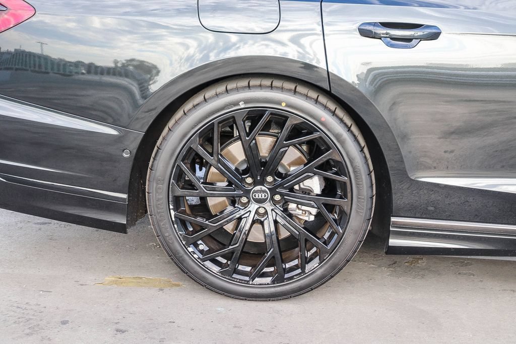 Used 2022 Audi A8 L 3.0T w/ Executive Package AWD/4WD image 12