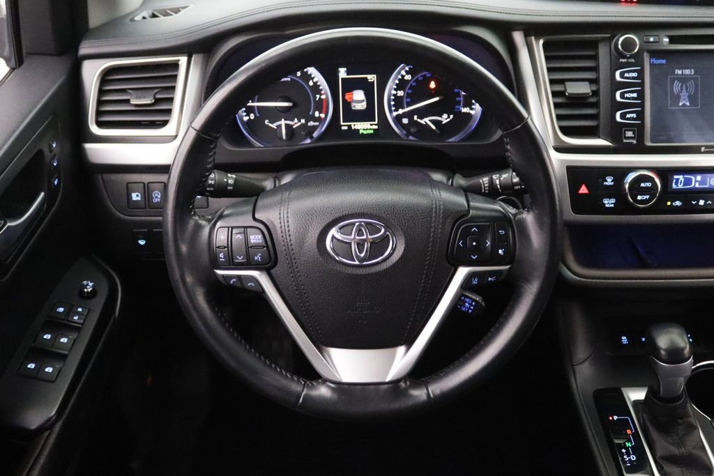 Used 2017 Toyota Highlander Limited AWD/4WD image 18