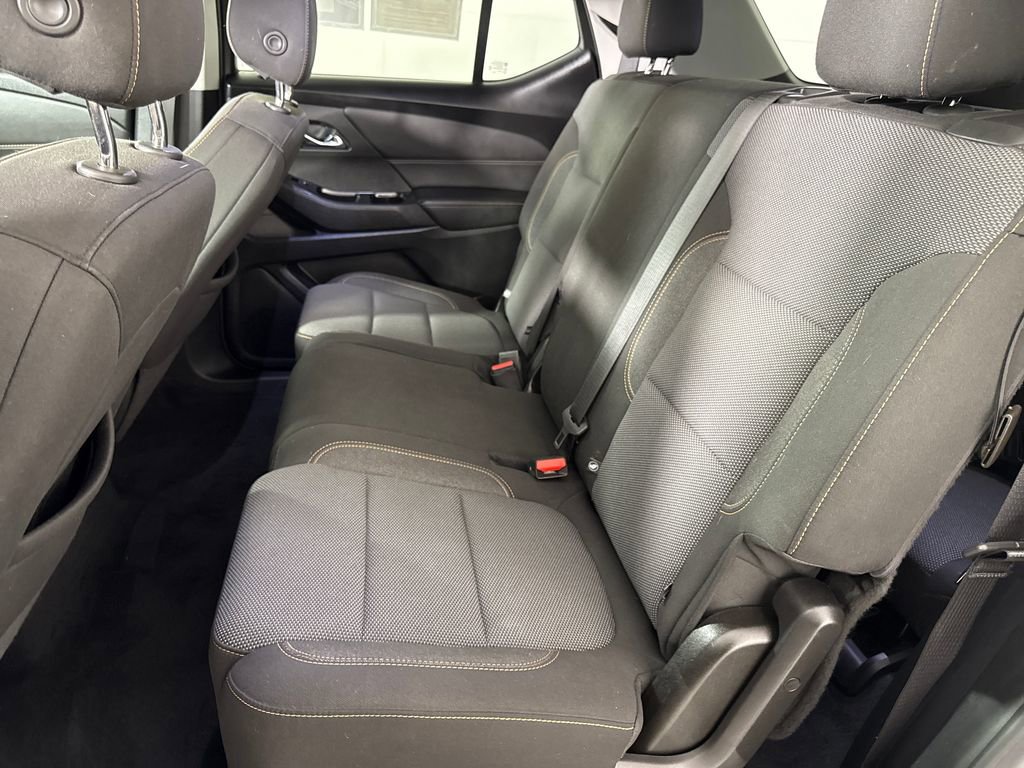 Used 2020 Chevrolet Traverse LT FWD image 13