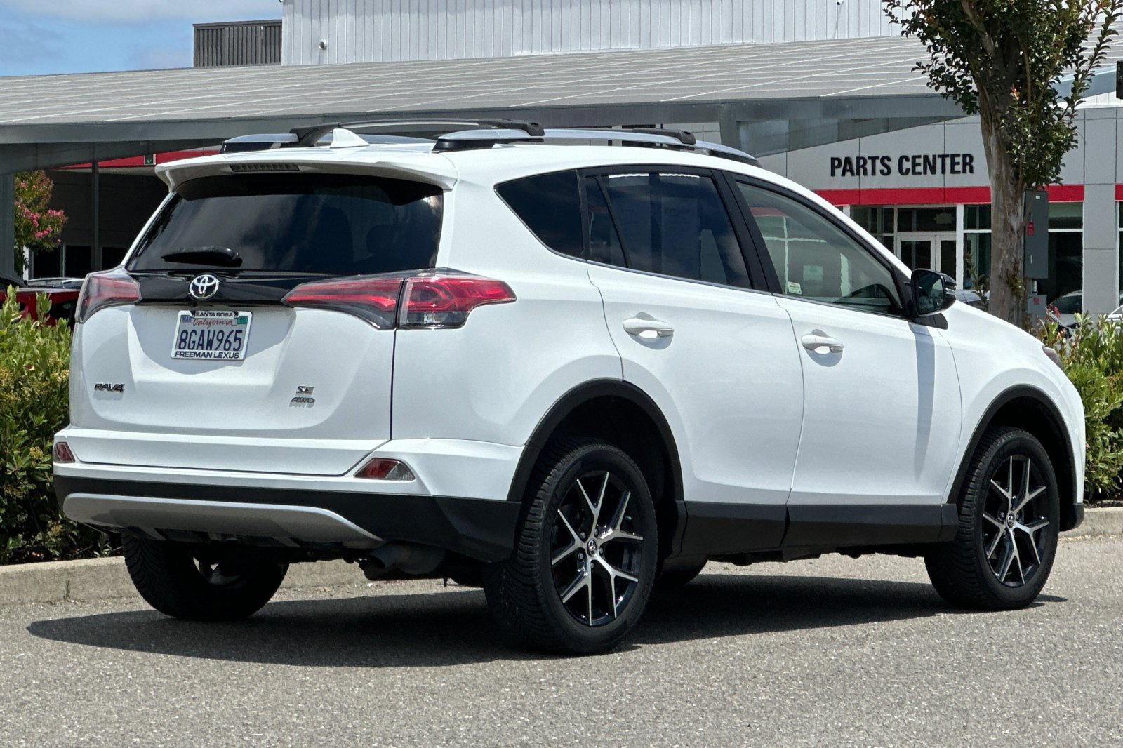 Used 2018 Toyota RAV4 SE w/ Power Extra Value Package AWD/4WD image 4
