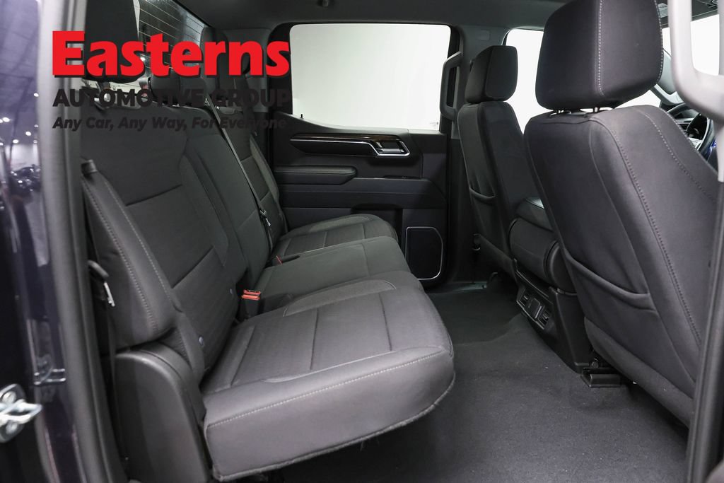 Used 2023 Chevrolet Silverado 1500 LT AWD/4WD image 25