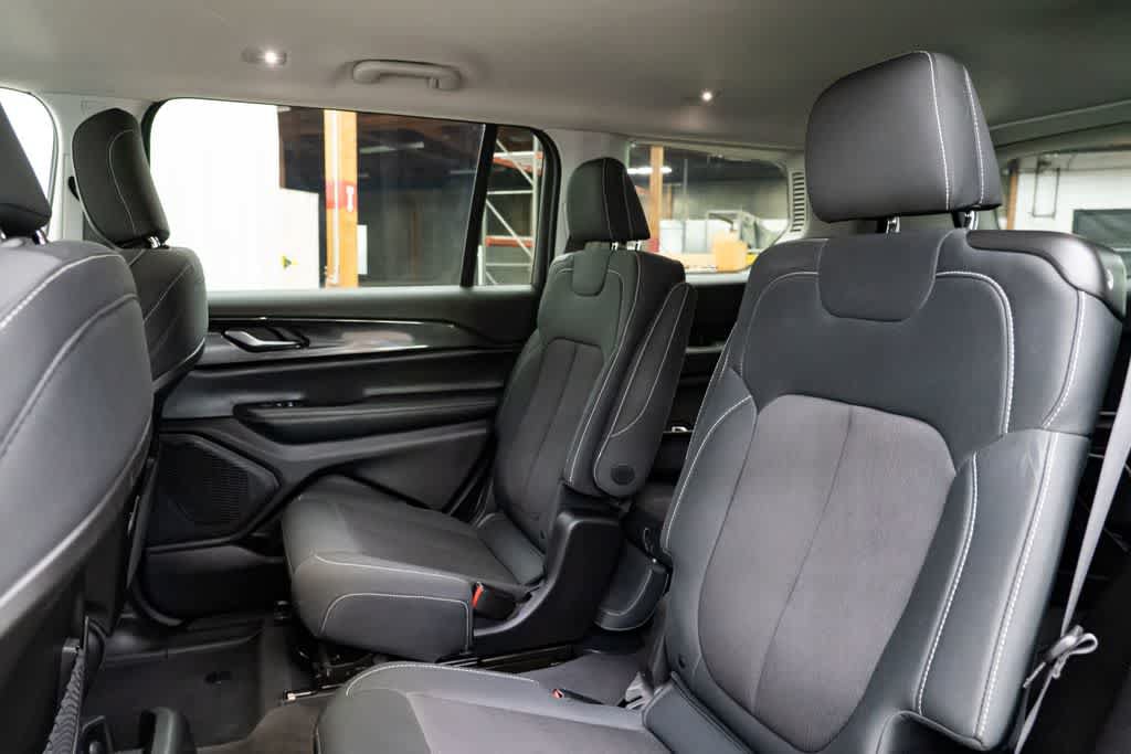 Used 2023 Jeep Grand Cherokee L Laredo w/ Trailer Tow Group (B) AWD/4WD image 26