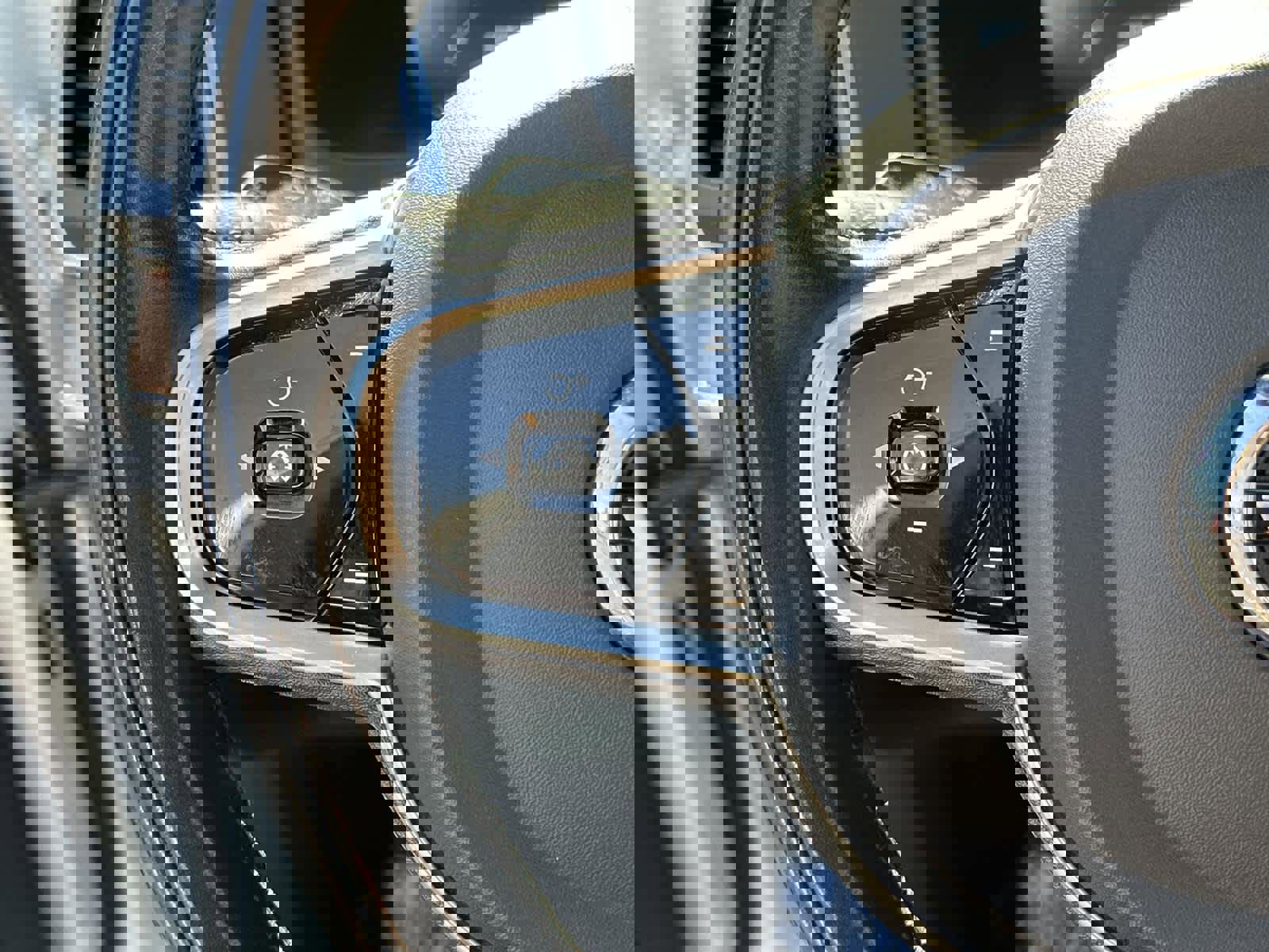 Used 2020 Volvo XC90 T8 Inscription image 24