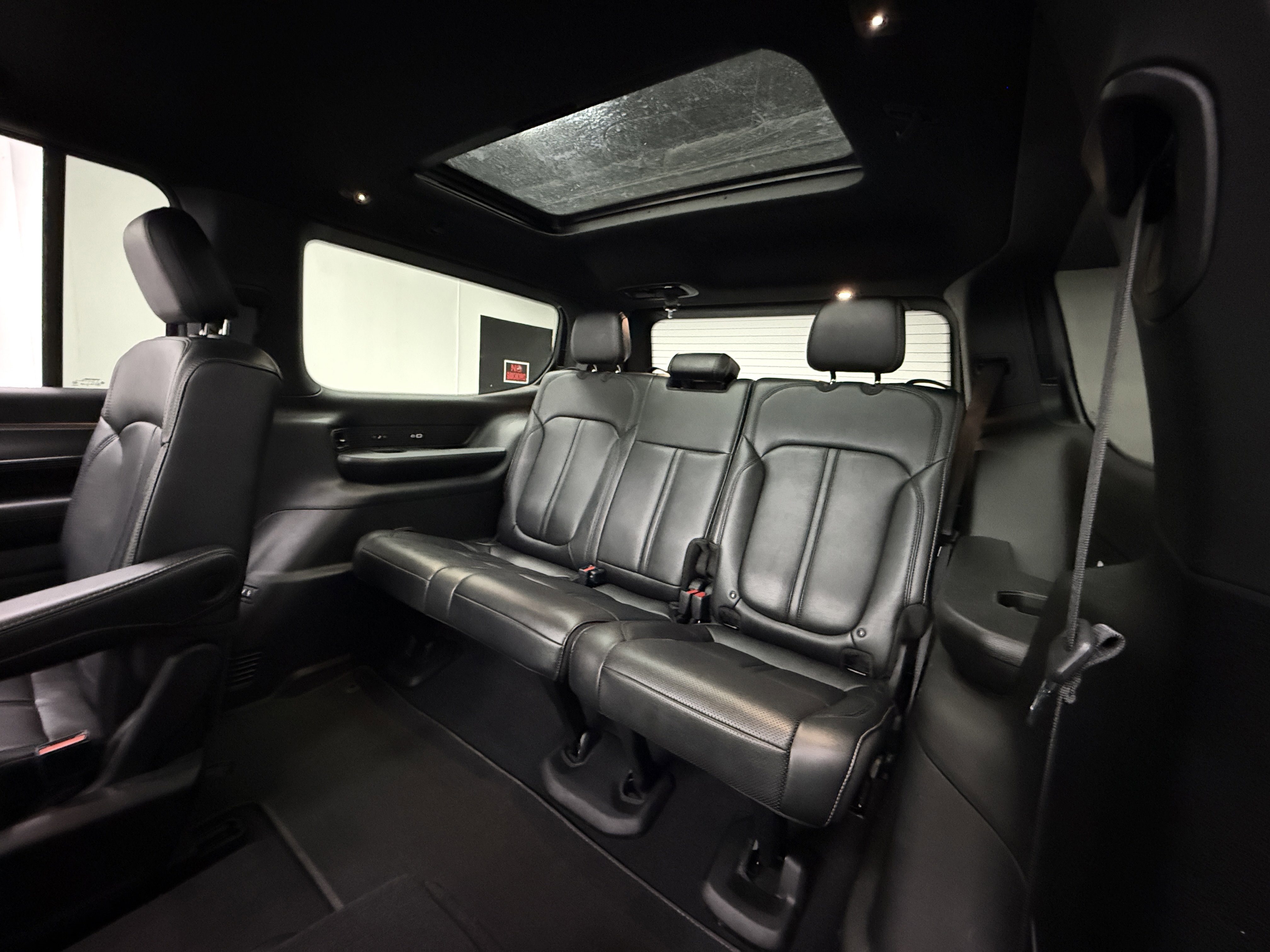 Used 2024 Jeep Wagoneer Series II AWD/4WD image 27