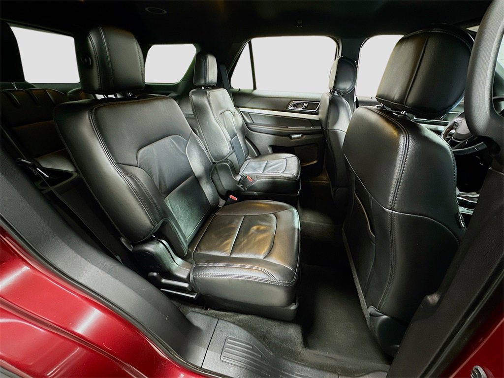 Used 2017 Ford Explorer XLT w/ Equipment Group 202A image 30