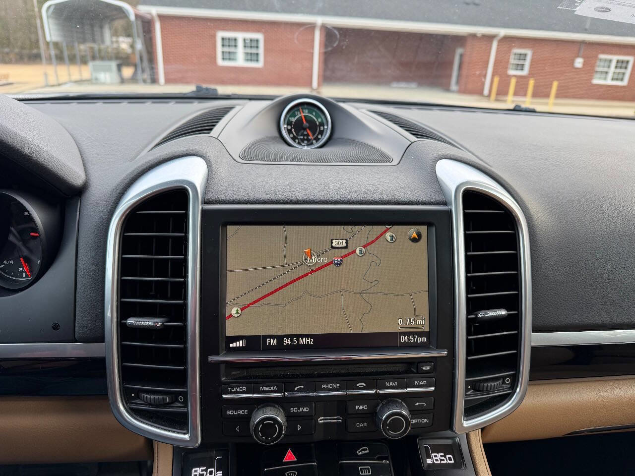 Used 2016 Porsche Cayenne Base AWD 4dr SUV image 17