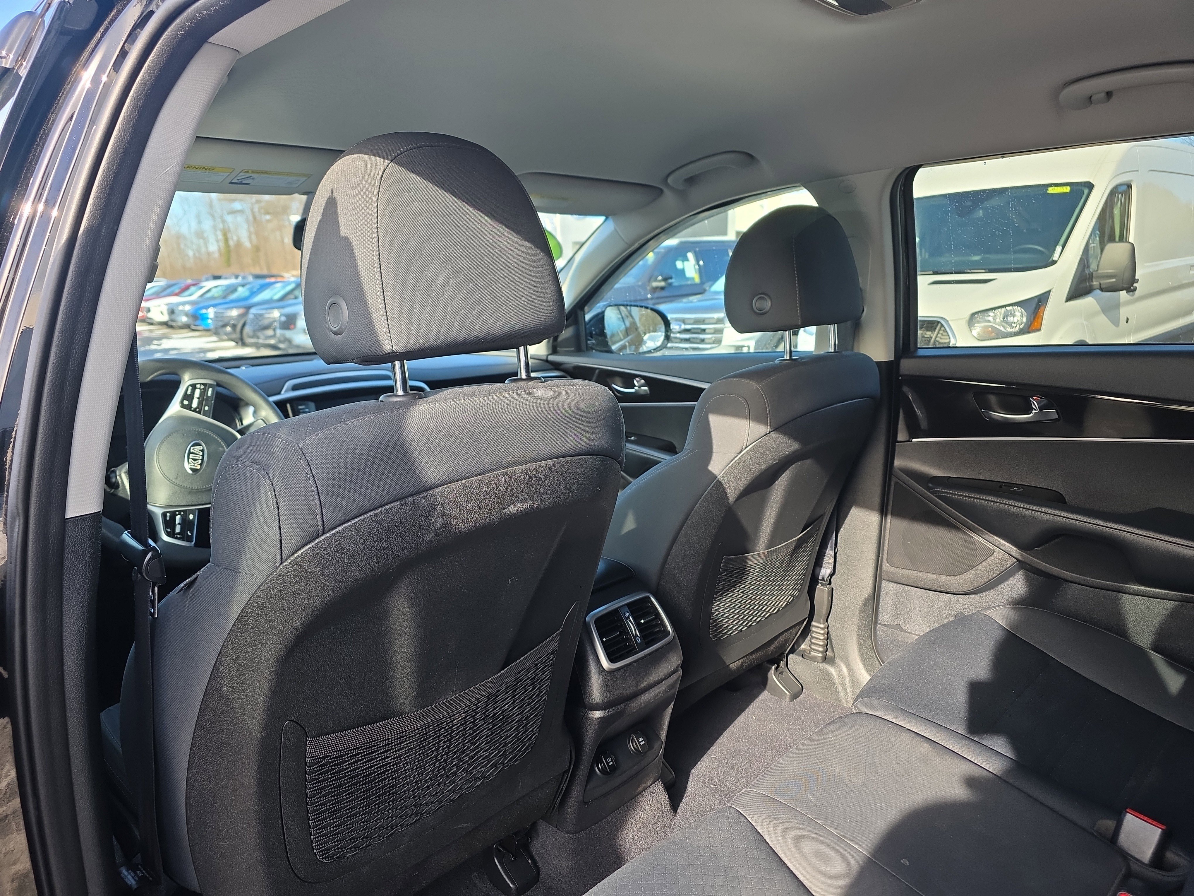Used 2019 Kia Sorento LX image 23