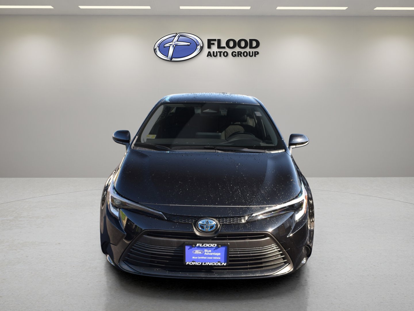 Used 2024 Toyota Corolla LE w/ LE Convenience Package FWD image 2