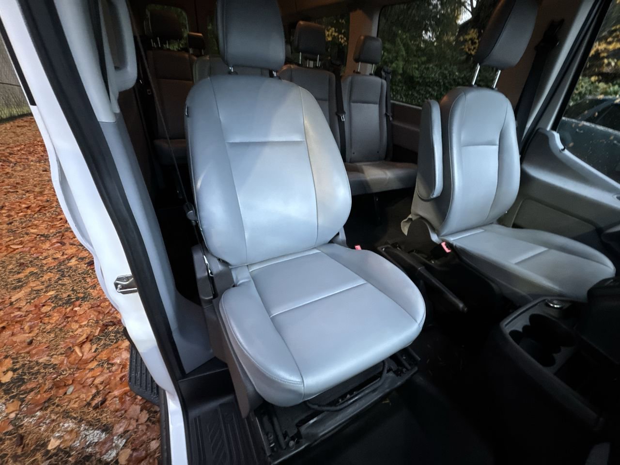 Used 2019 Ford Transit 350 XL image 26