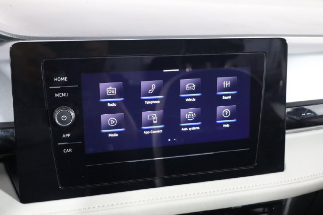 Used 2025 Volkswagen Taos S FWD image 32