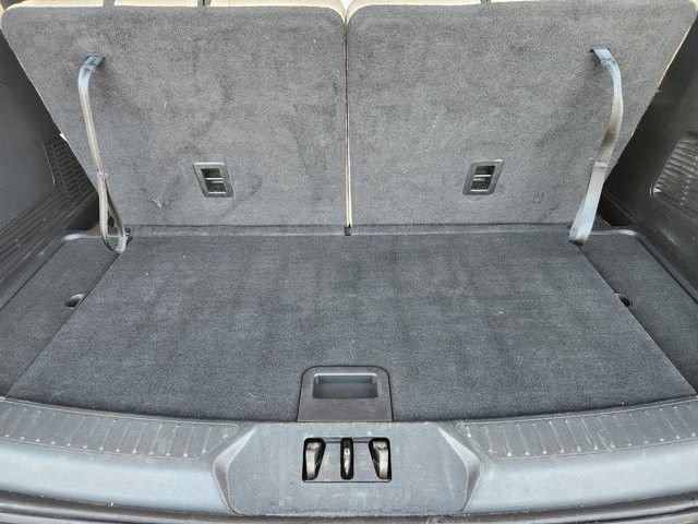 Used 2021 Ford Explorer XLT w/ Equipment Group 202A RWD image 30