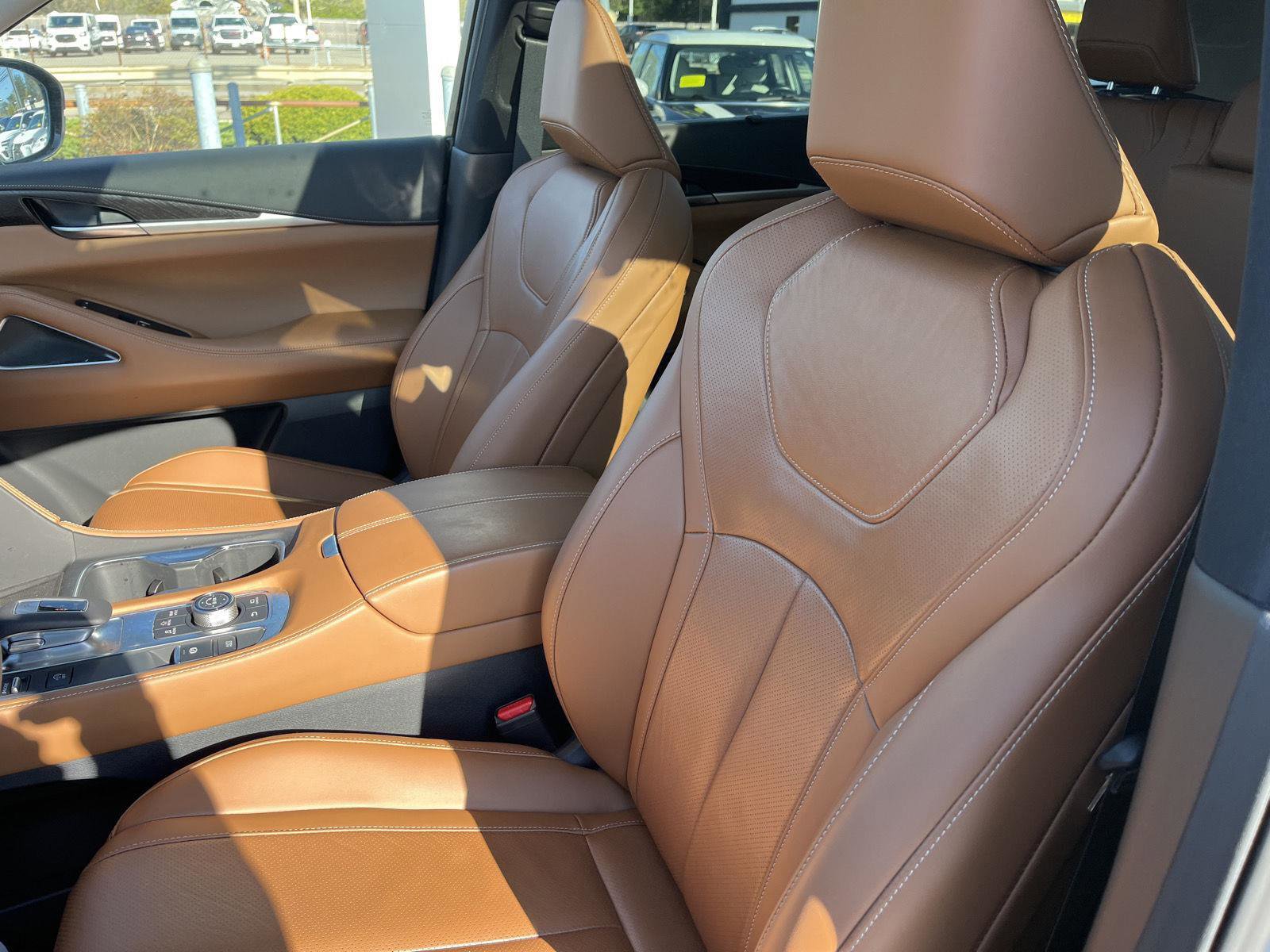 Used 2025 INFINITI QX60 Sensory image 9