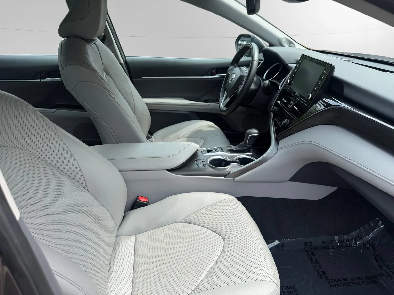 Used 2023 Toyota Camry XLE w/ Navigation Package FWD image 18