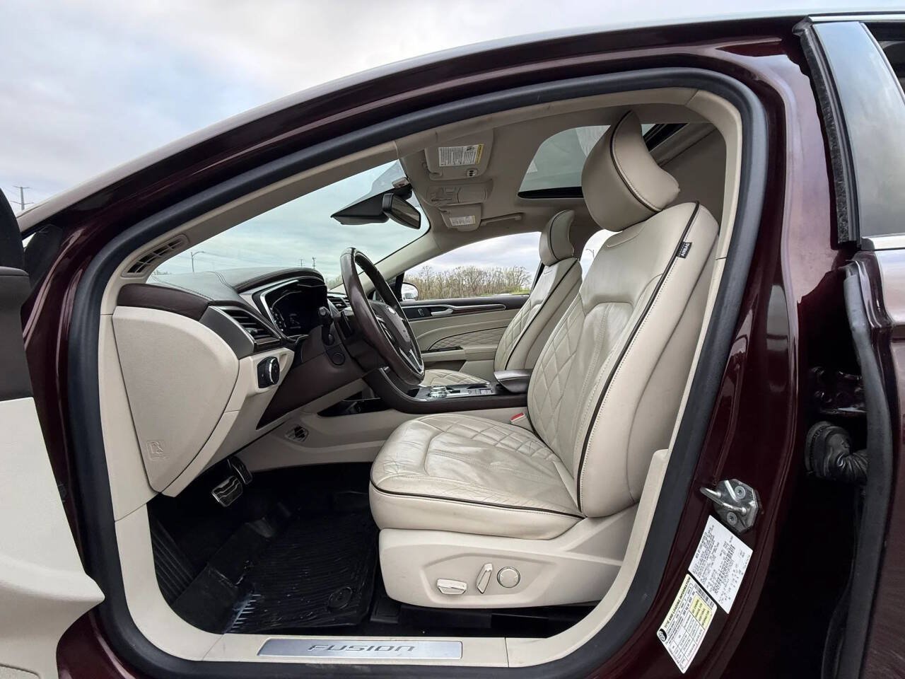 Used 2017 Ford Fusion Platinum FWD image 24