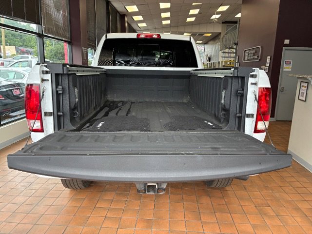 Used 2017 RAM 3500 Big Horn w/ Sport Appearance Group image 11