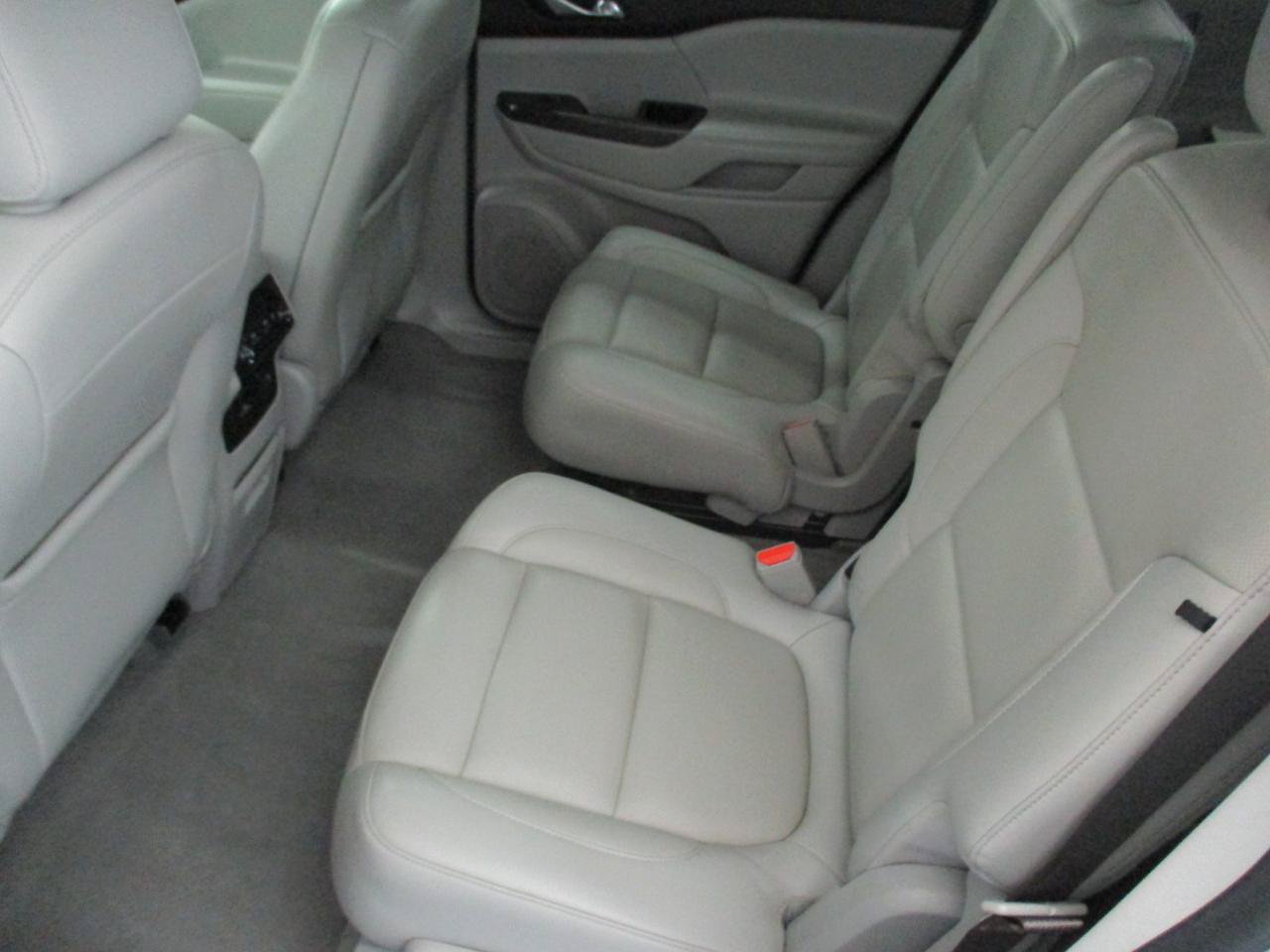 Used 2019 GMC Acadia SLT AWD/4WD image 10