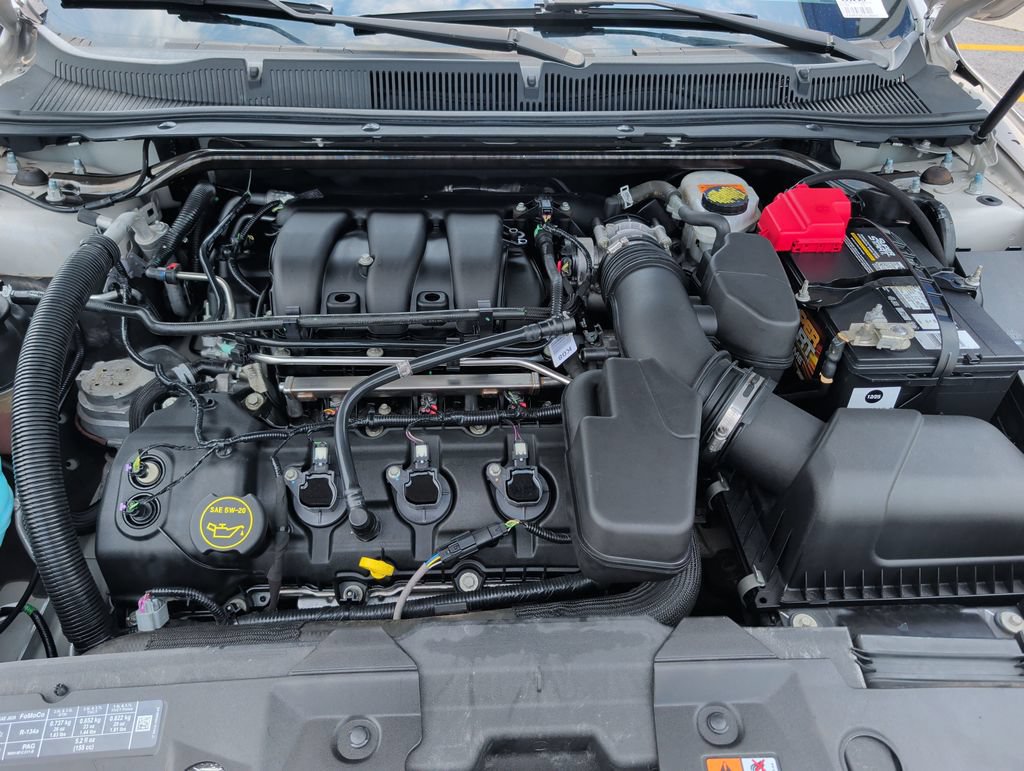 Used 2018 Ford Taurus Limited FWD image 24