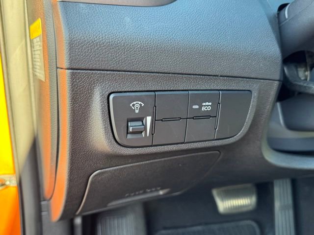 Used 2016 Hyundai Veloster image 22