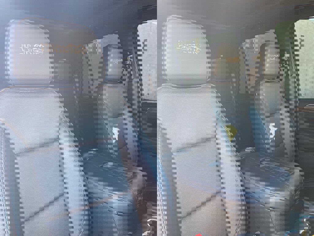 Used 2022 Chevrolet Tahoe High Country image 23