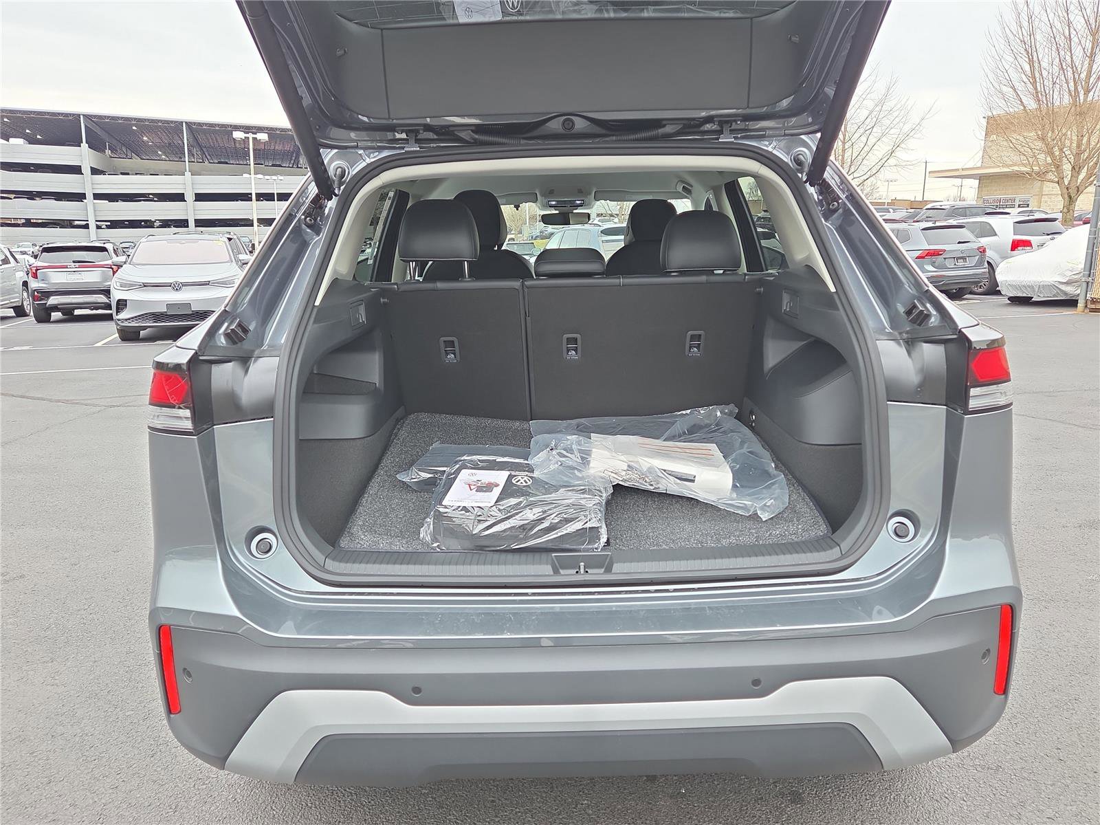 New 2026 Volkswagen Tiguan SE image 5