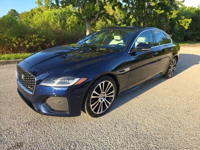 Used 2024 Jaguar XF R-Dynamic SE RWD image 1