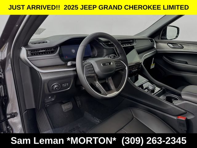 New 2025 Jeep Grand Cherokee Limited w/ Black Appearance Package image 9