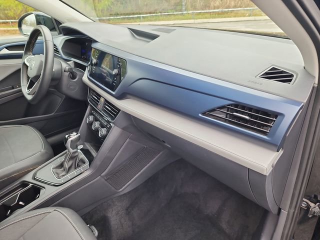 Used 2024 Volkswagen Taos SE image 13