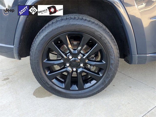 Used 2018 Jeep Grand Cherokee Altitude image 5