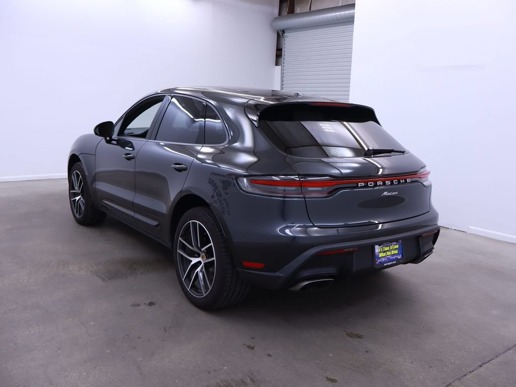 Used 2024 Porsche Macan AWD/4WD image 3