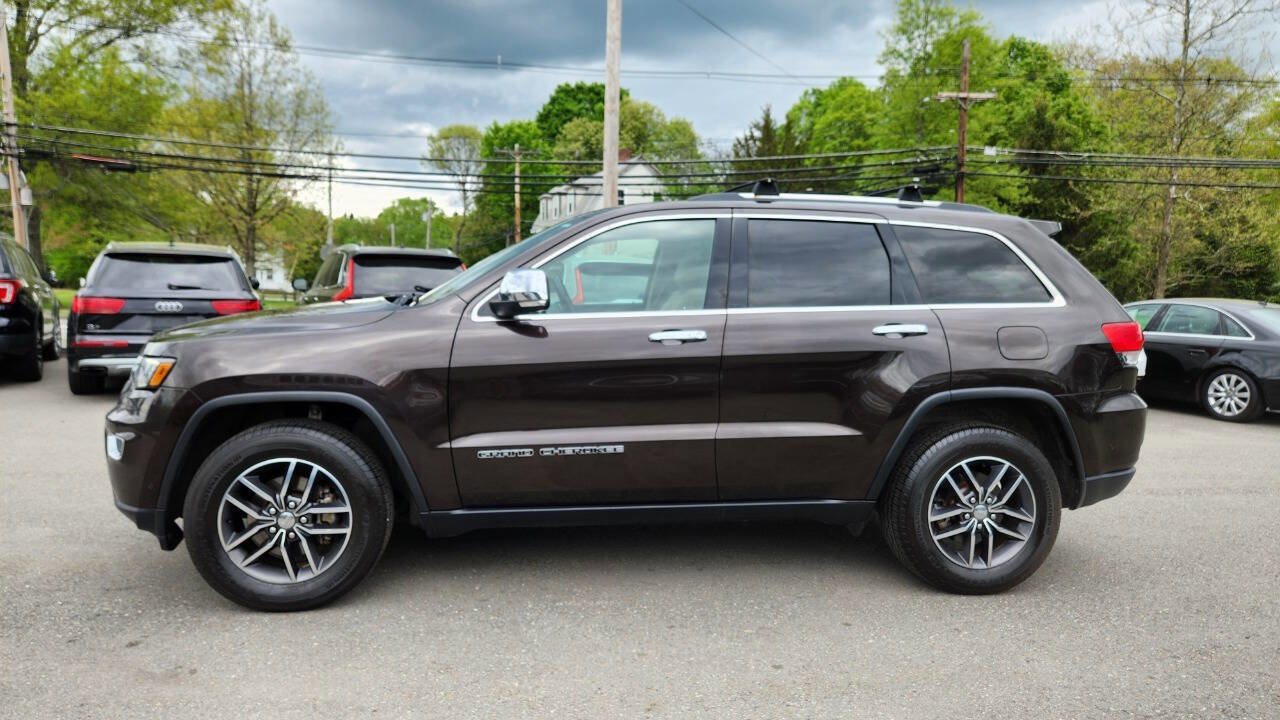 Used 2017 Jeep Grand Cherokee Limited w/ Luxury Group II AWD/4WD image 9