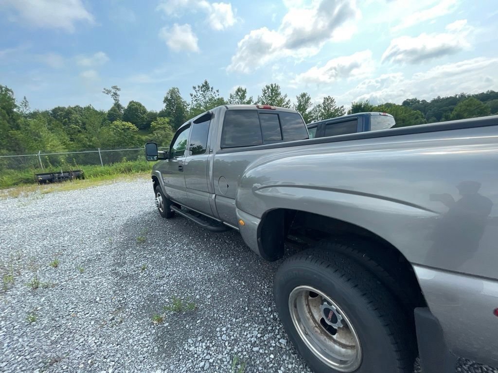 Used 2007 GMC Sierra 3500 SLT w/ Heavy-Duty Power Package AWD/4WD image 17