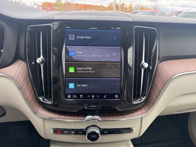 Used 2022 Volvo XC60 B5 Momentum w/ Climate Package image 24