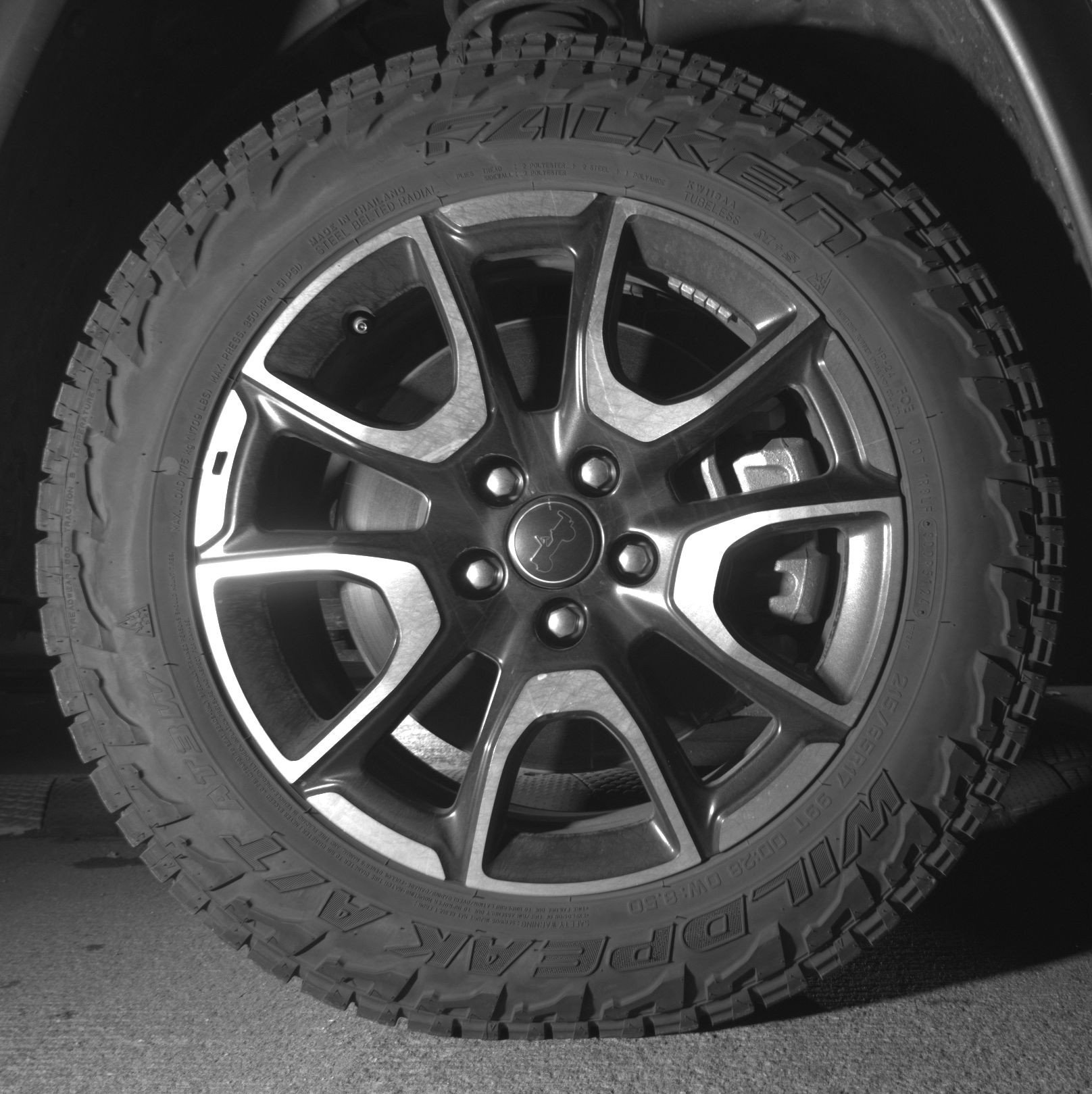 Used 2025 Jeep Compass Trailhawk AWD/4WD image 13