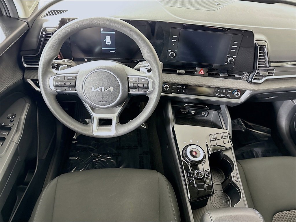 Used 2023 Kia Sportage LX image 3