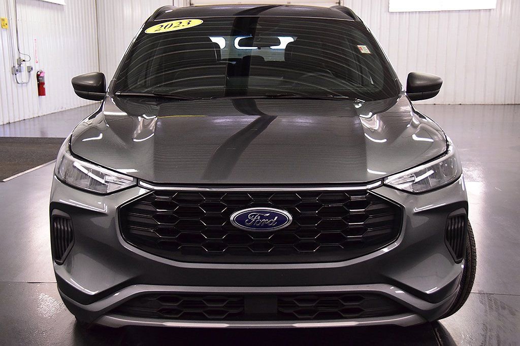 Used 2023 Ford Escape ST-Line w/ Tech Pack #1 image 2