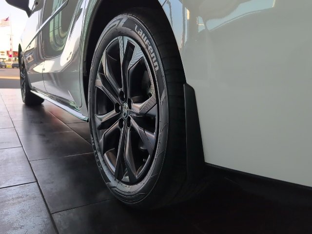 Certified 2022 Toyota Sienna XSE image 9