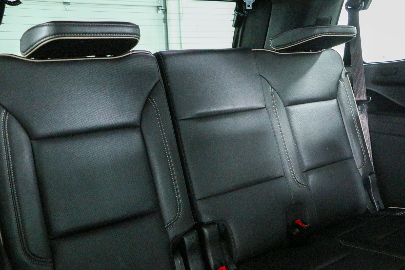 Used 2023 GMC Yukon SLT w/ SLT Luxury Package RWD image 33
