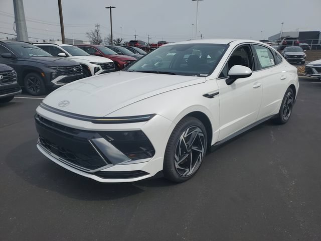 New 2026 Hyundai Sonata SEL FWD image 2