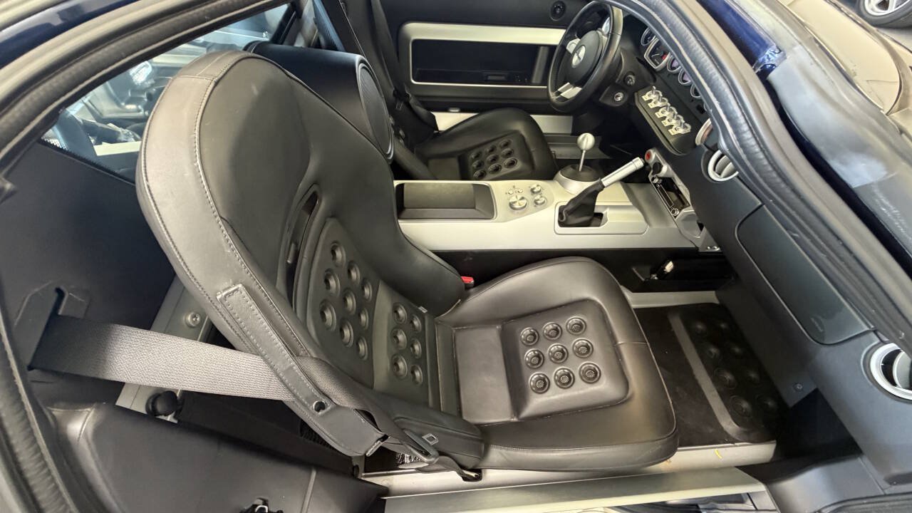 Used 2006 Ford GT RWD image 32