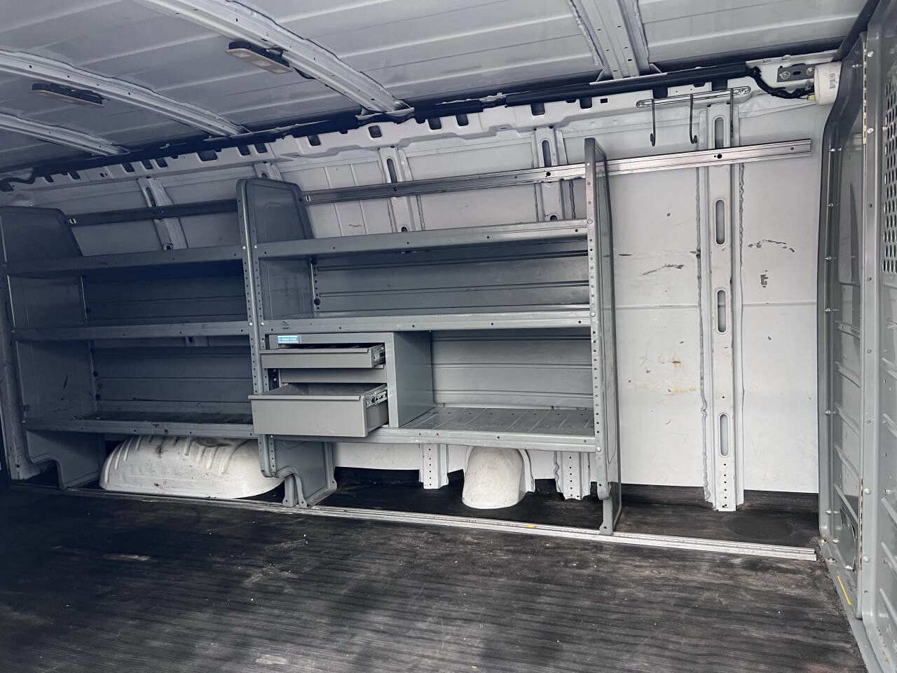 Used 2018 GMC Savana 2500 Extended image 25