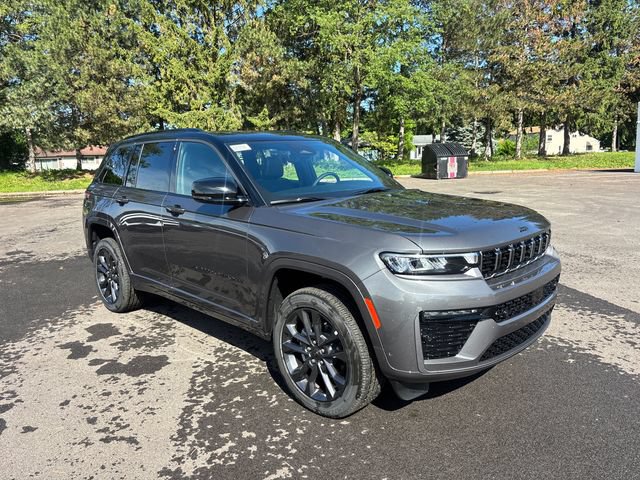 New 2026 Jeep Grand Cherokee Limited AWD/4WD image 2